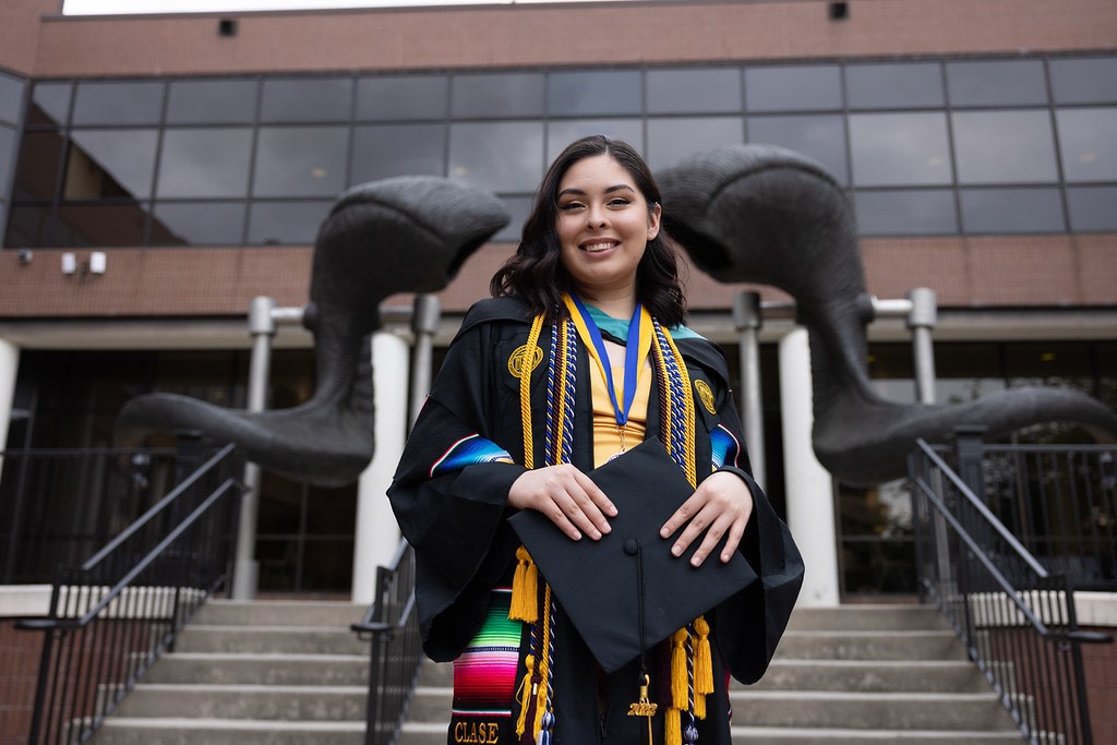 Gianna Juarez headshot